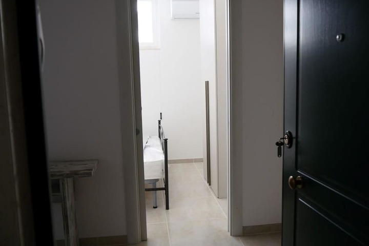 Room 4 of 6