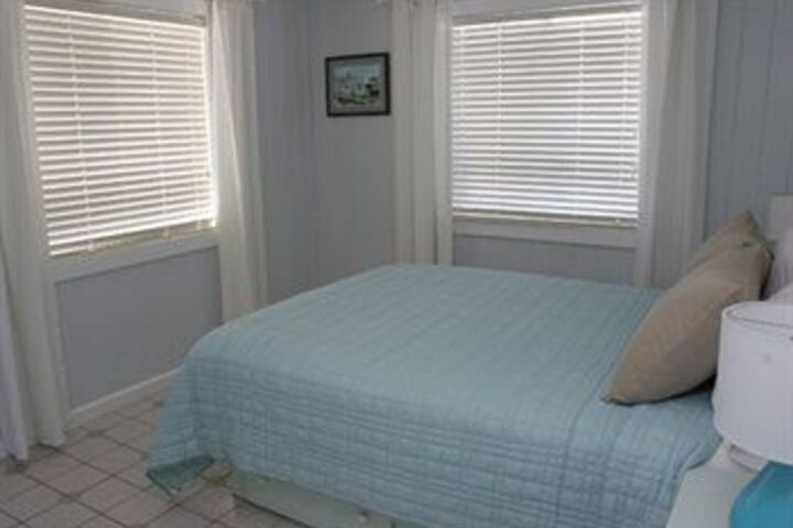 Room 10 of 32