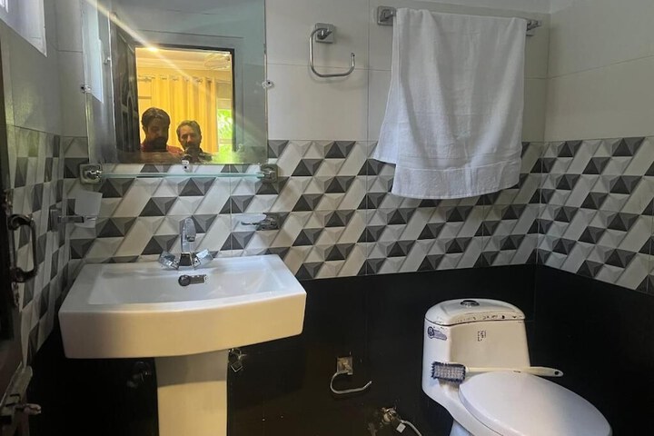 Room 21 of 25