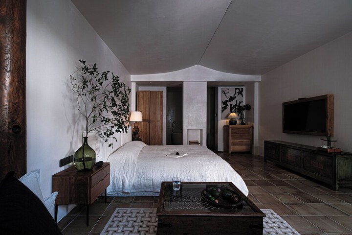Room 35 of 67