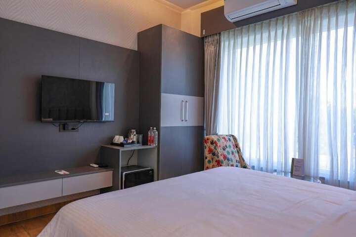Room 11 of 22