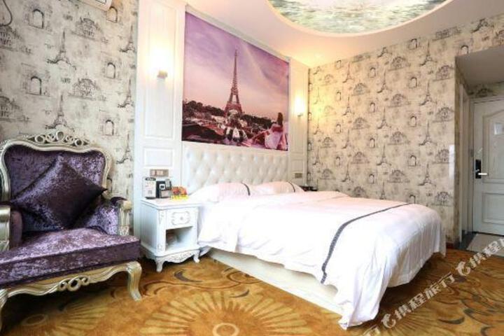Luoerman Hotel (Cangnan East Hebin Road)