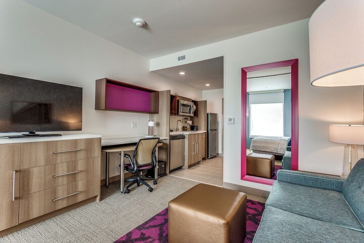 Room 9 of 33