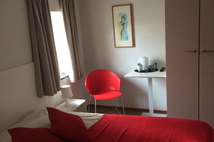 Room 5 of 67
