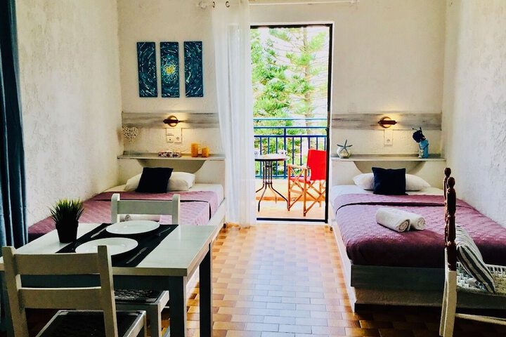 Room 27 of 48