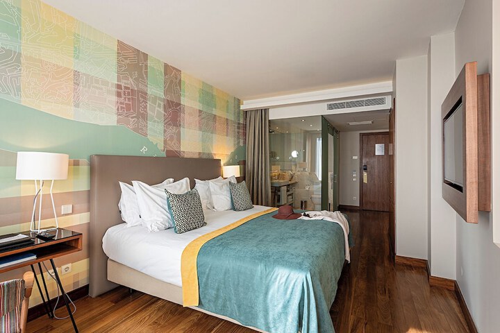 Room 10 of 49