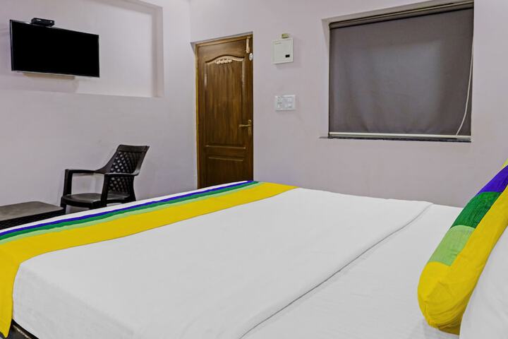 Room 27 of 39
