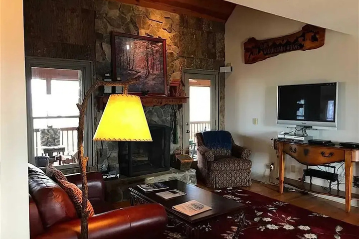 Room 4 of 15