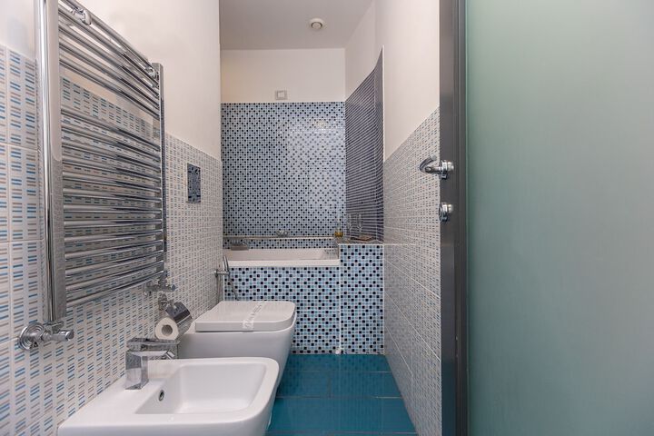 Room 169 of 222