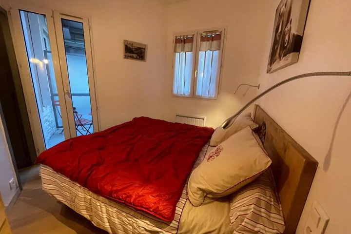Room 2 of 11