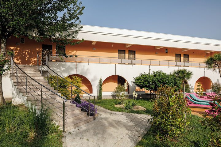 Hotel Exterior 85 of 87