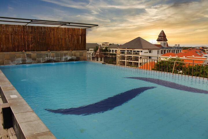 Pools & Facilities