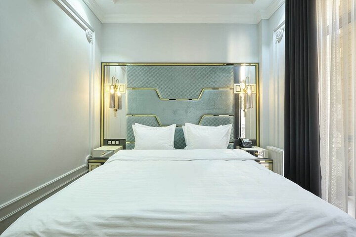 Room 10 of 78