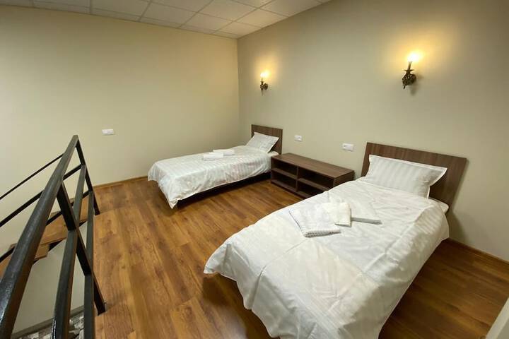 Room 8 of 18
