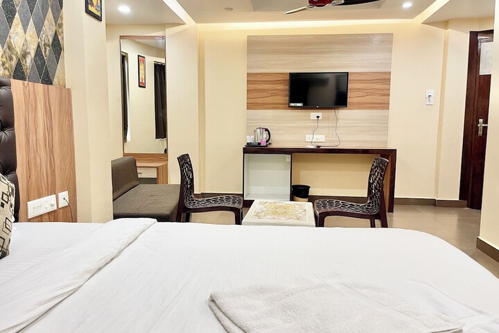 Room 6 of 159