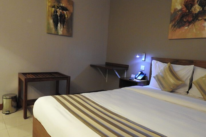 Room 14 of 30