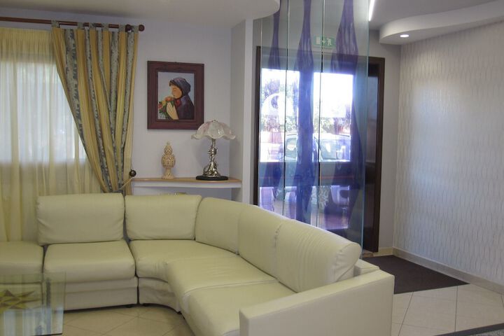 Guest Lobby