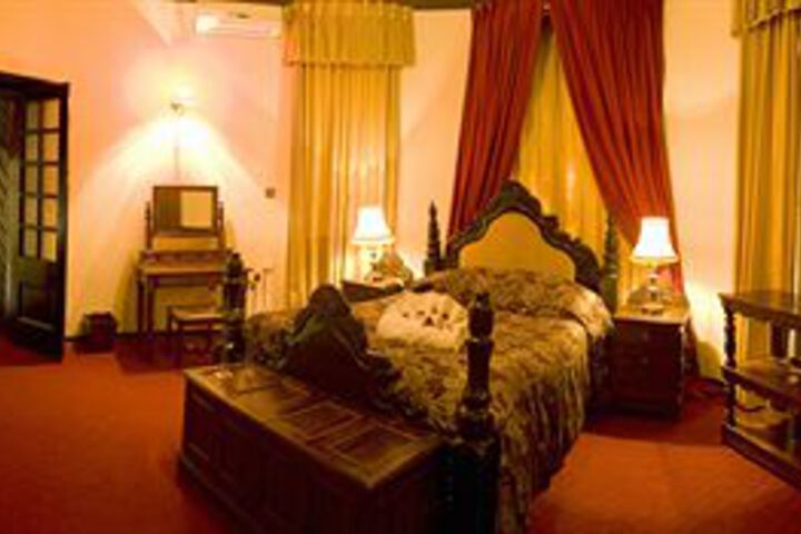Room 7 of 26