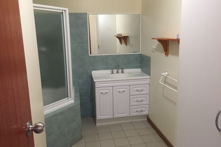 Room 13 of 32