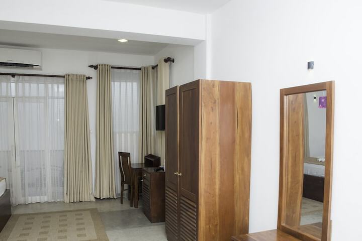 Room 41 of 76
