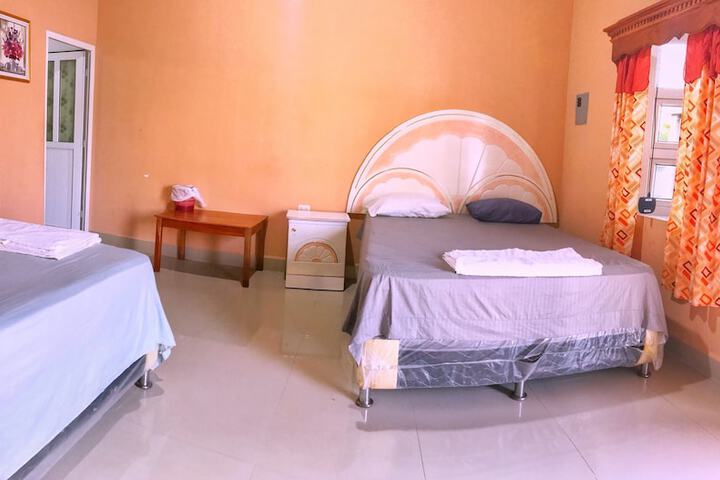 Room 7 of 9