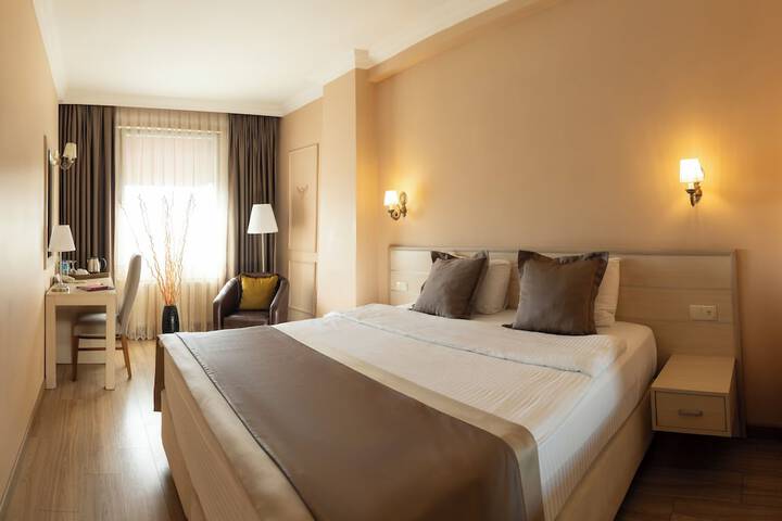 Room 15 of 36