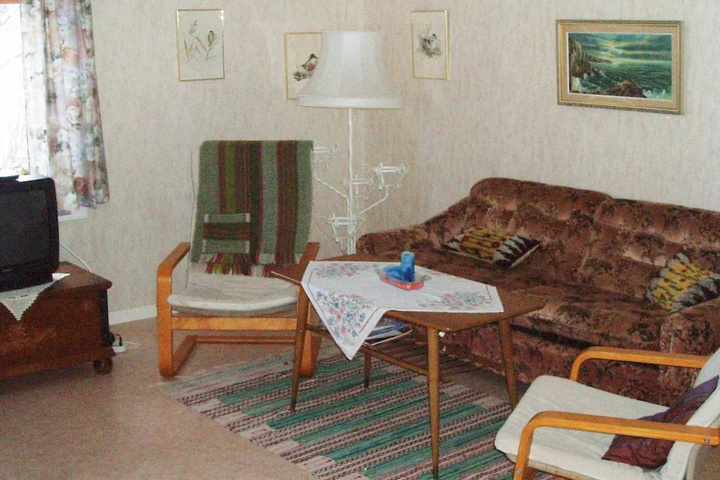 Room 2 of 7