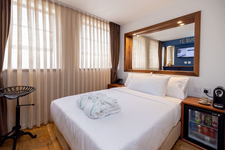 Room 27 of 171