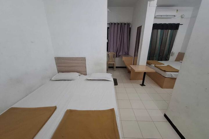 Room 10 of 23
