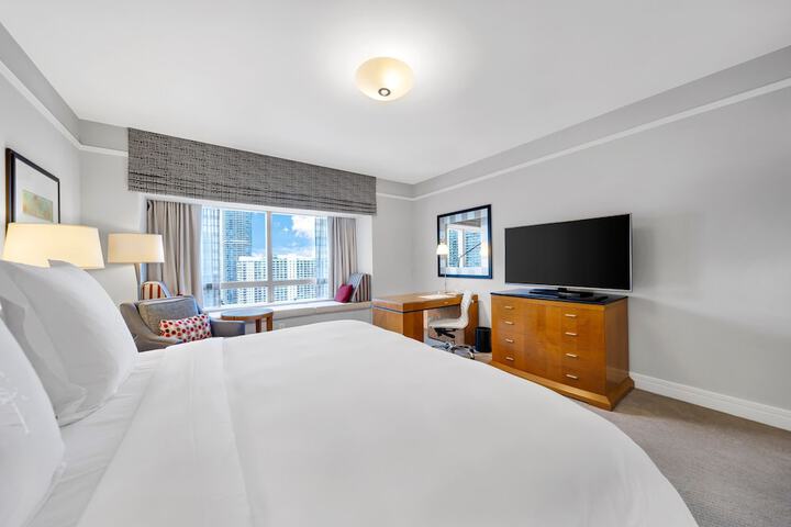 Room 6 of 25