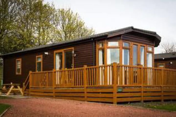 Lodge and Tub Holidays