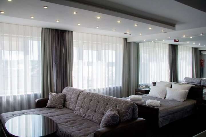 Room 6 of 74