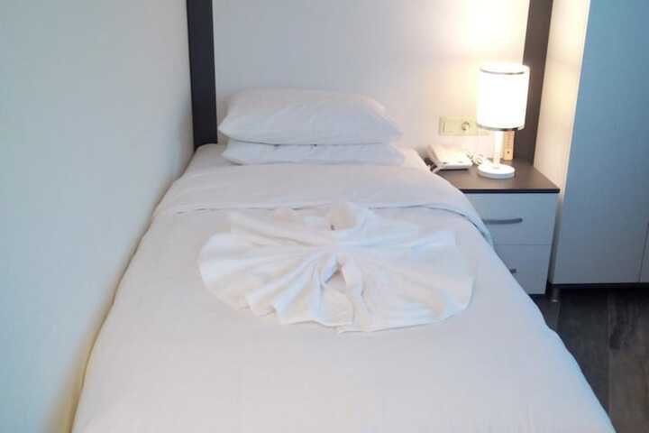 Room 19 of 78