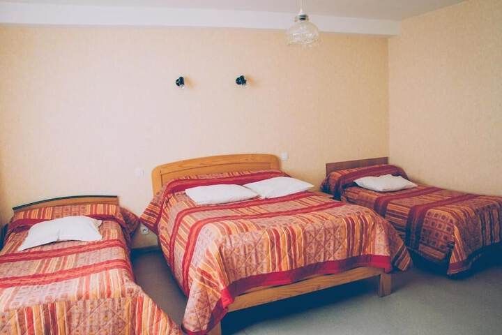 Room 10 of 25