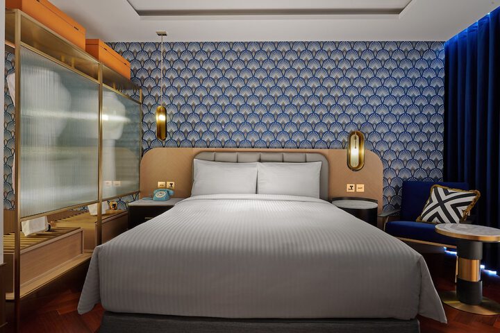 Room 16 of 48