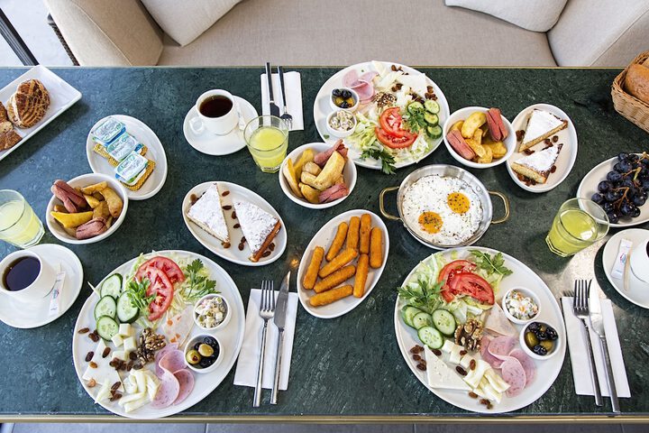 Breakfast/Coffee Service 72 of 107