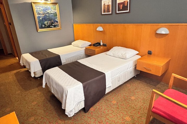 Room 40 of 96