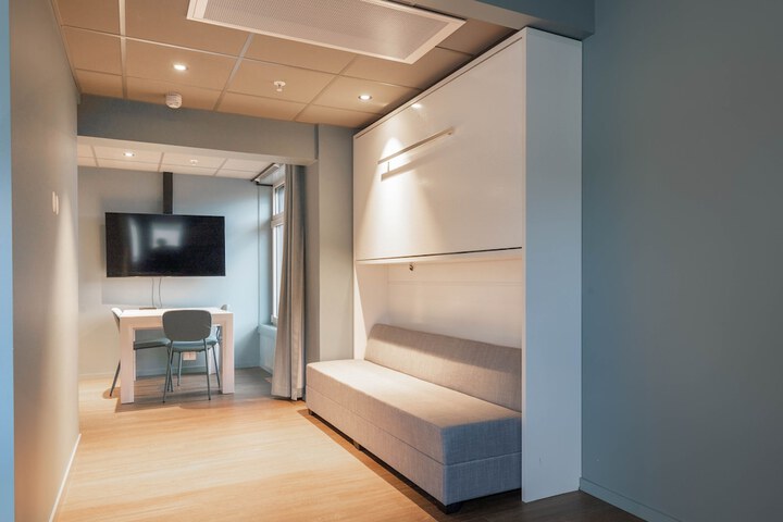 Room 6 of 69