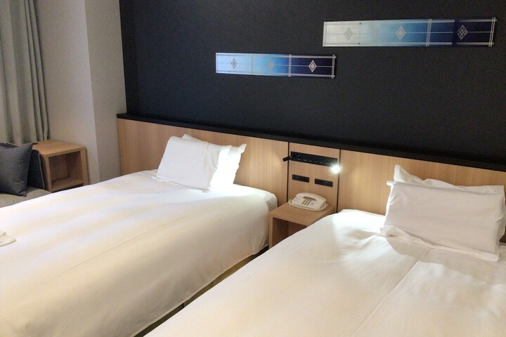 Room 25 of 86