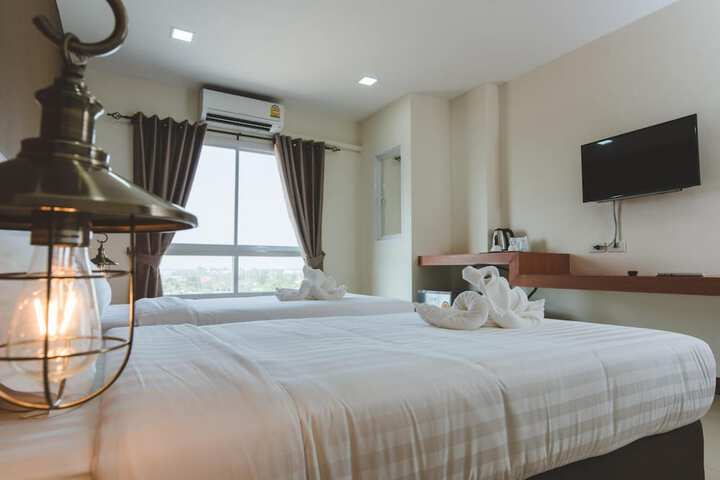 Room 9 of 31