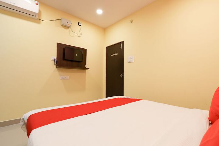 Room 8 of 23