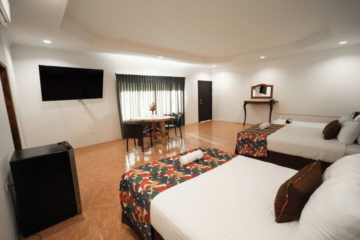 Room 7 of 105