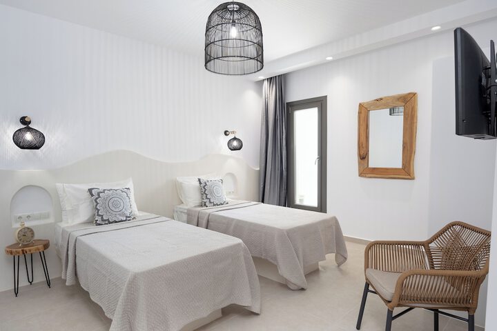 Room 4 of 14