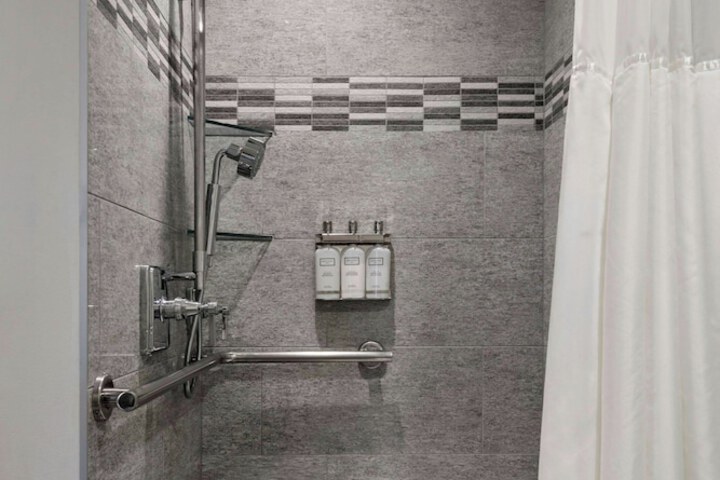 Room 48 of 109