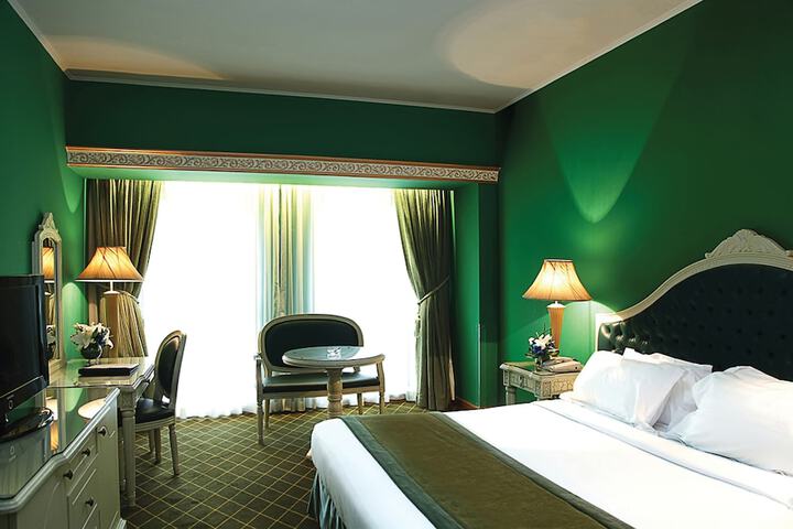 Room 6 of 46