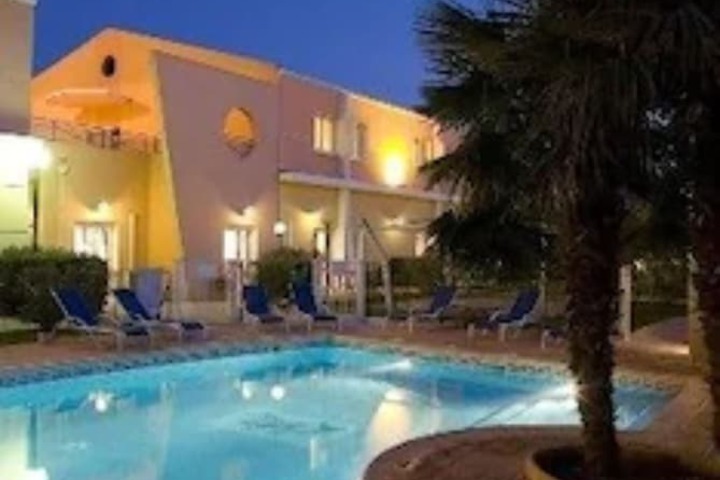 Hôtel Ariane in Istres