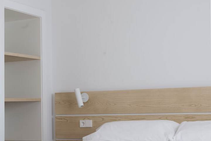 Room 10 of 97