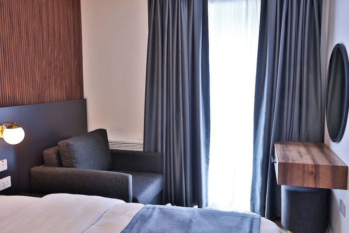 Room 15 of 64