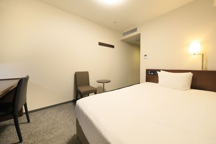 Room 18 of 112