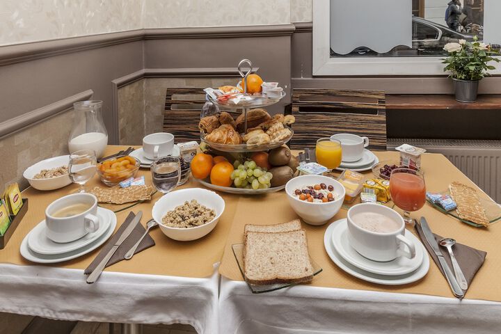 Breakfast/Coffee Service 32 of 41